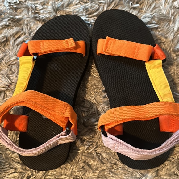 Sandals - Picture 3 of 6